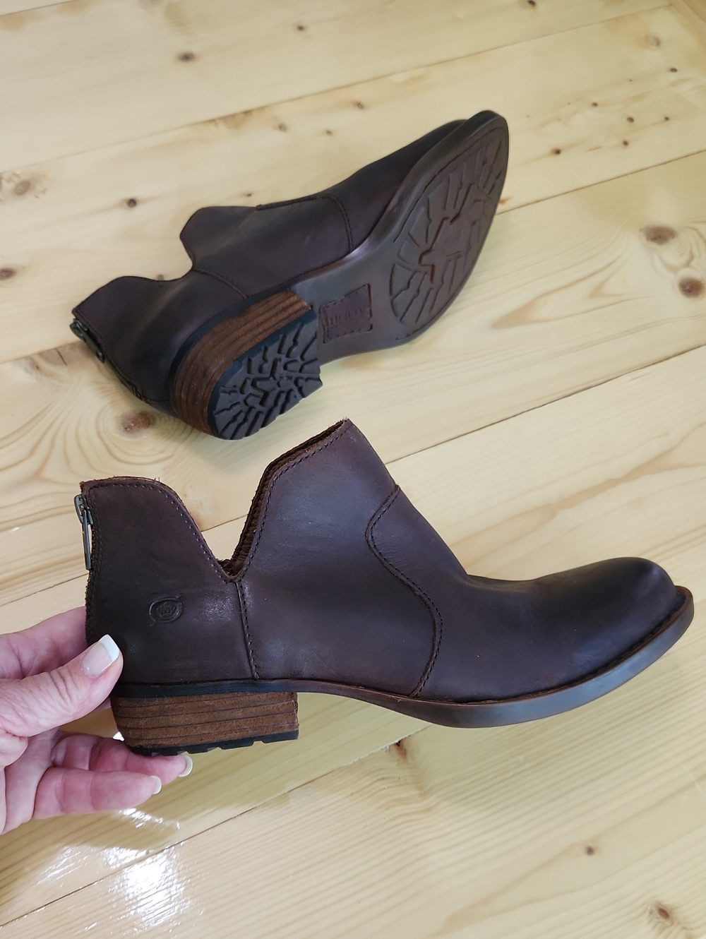 Born Kerri Leather Ankle Booties Brown Cutout Size 6.5